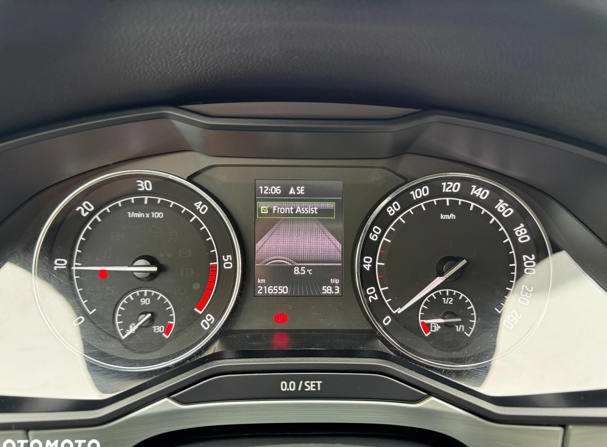 Skoda Superb cena 56900 przebieg: 216550, rok produkcji 2015 z Oleszyce małe 781